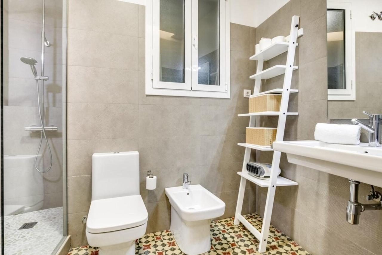 Design 1 Bed Near Plaza España *